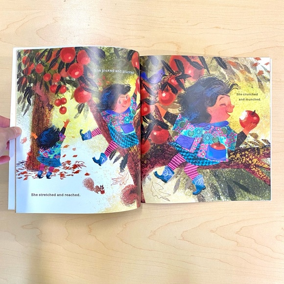 🍁 Fall-themed children’s book bundle - Picture 4 of 12